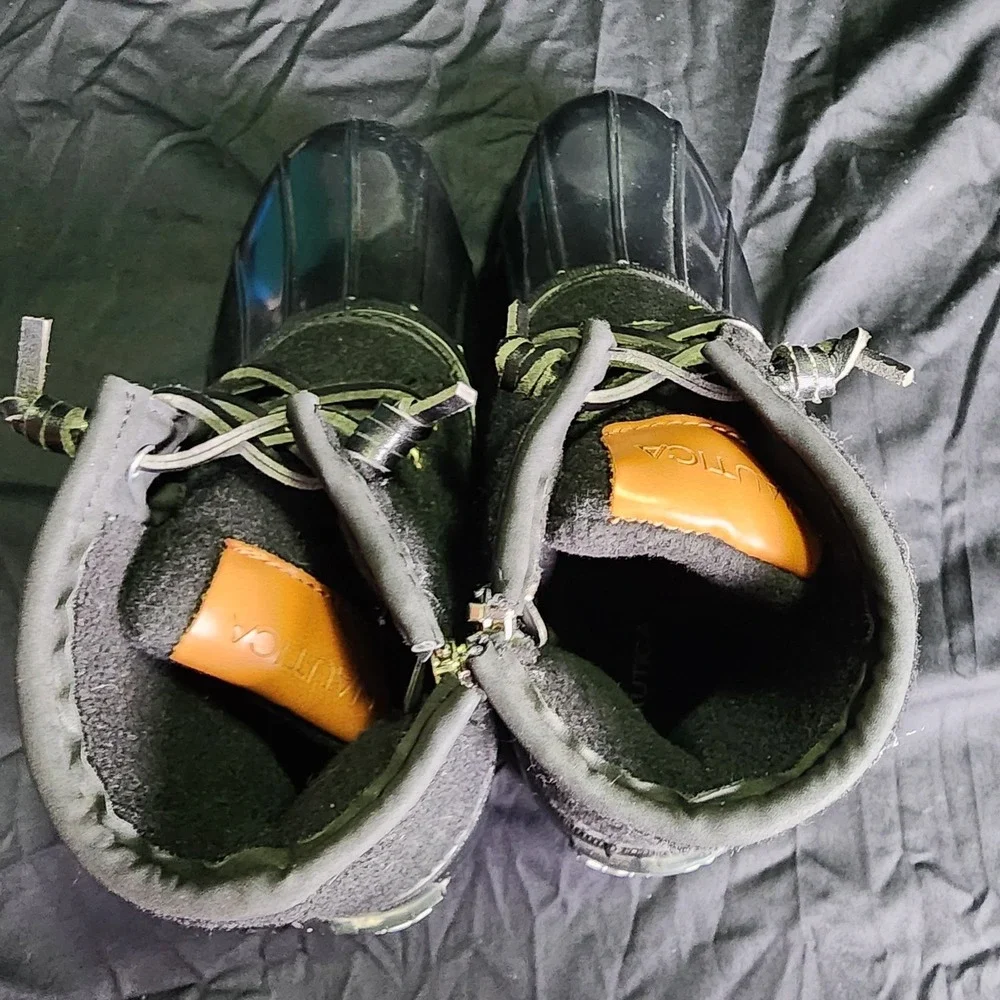 Nautica Woman's Duck Boots Size‎ 8, Black